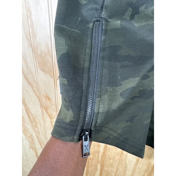 Marc Ecko Cut & Sew Camo Short Sleeve Hoodie Shirt Unisex XL Round Hem - Picture 4 of 9